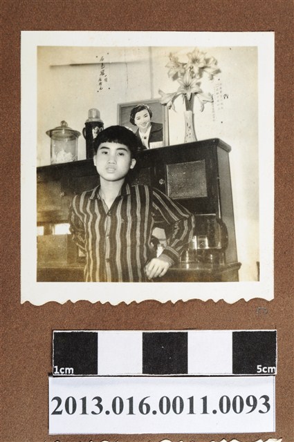 男子半身照 (共2張)