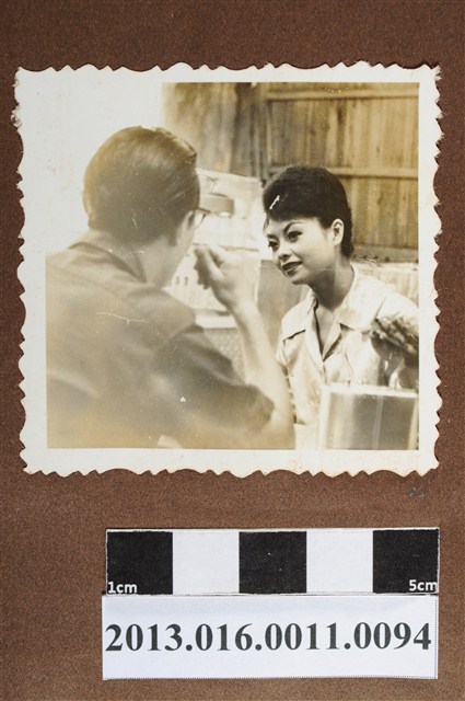 1名男子與1名女子合照 (共2張)