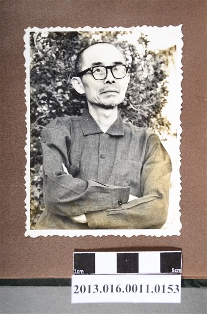 陳崧波獨照 (共2張)