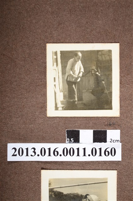 老人汲水 (共2張)