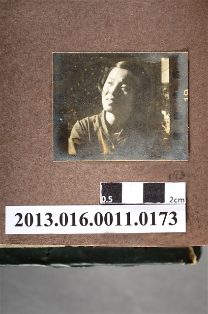 少女獨照 (共2張)