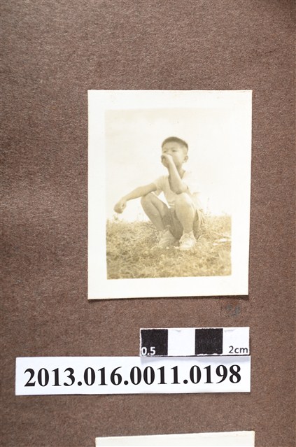 男童獨照 (共2張)