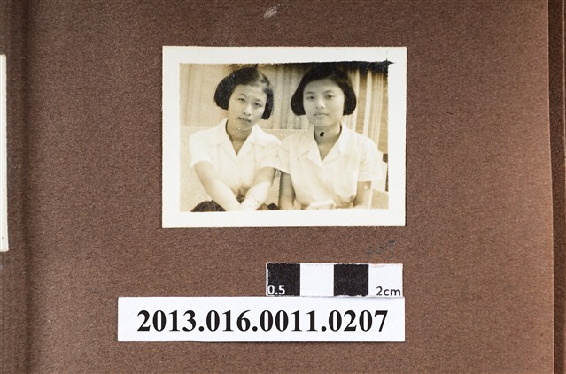 少女2人合照 (共2張)