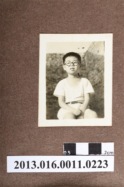 男童獨照 (共2張)