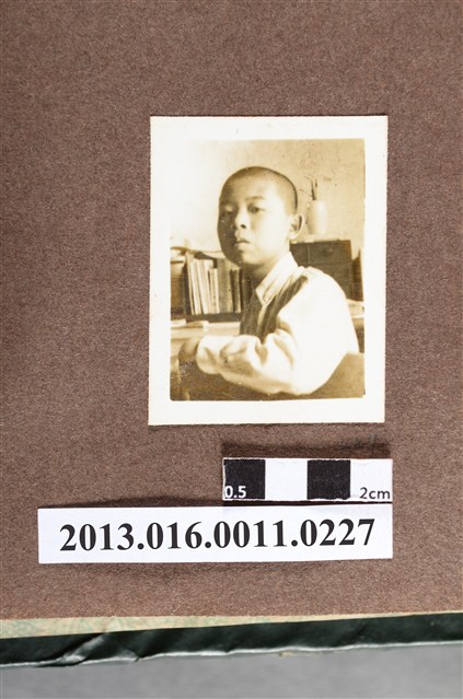 男童獨照 (共2張)