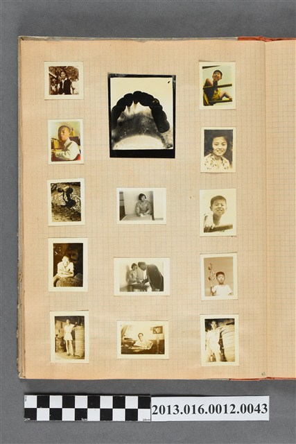 陳崧波獨照與多人獨照14張 (共2張)