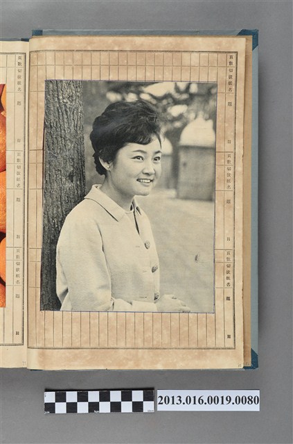 女子獨照剪報 (共1張)