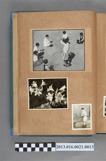 孩童團康活動剪報、百合花照與陳新平洗手照3張 (共4張)