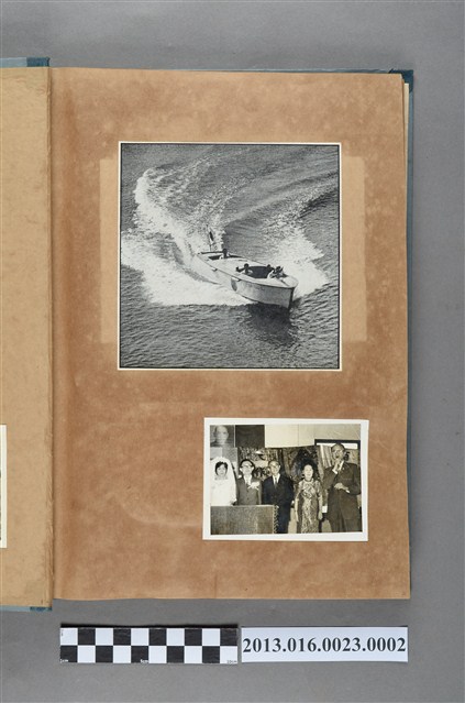 船隻剪報與結婚照 (共1張)