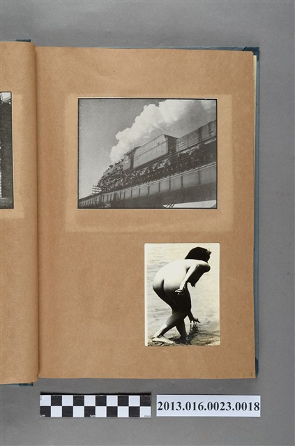 蒸氣火車剪報與裸女照 (共1張)