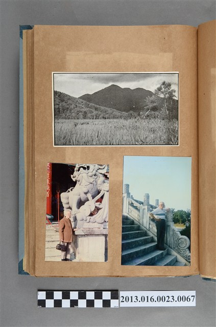 風景剪報以及陳崧波夫婦於石雕前照片共3張 (共1張)