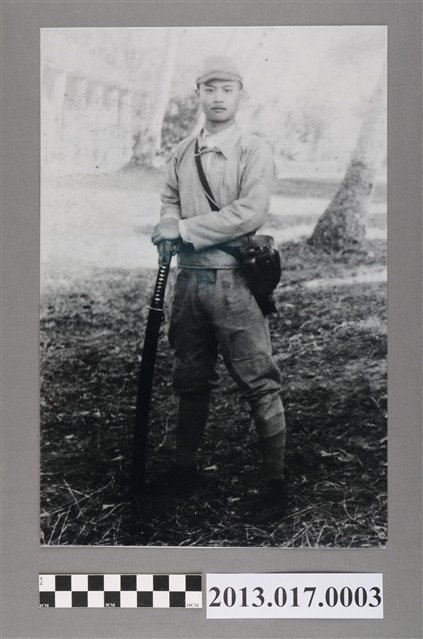 1942王連發於海南島著日本兵軍服肖像 (共3張)
