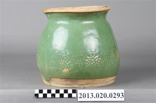 綠釉印花廣口束頸罐 (共5張)