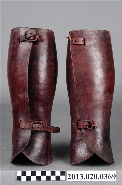 二戰日本軍官用皮綁腿 (共4張)