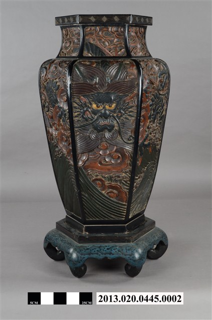 臺灣總督官邸用漆雕龍花瓶 (共10張)