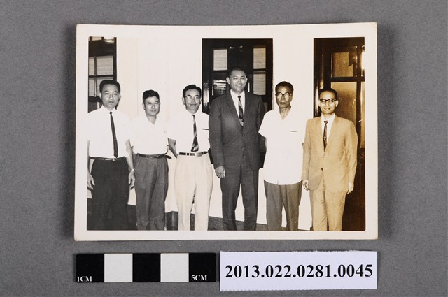 張星賢等6人合照 (共2張)