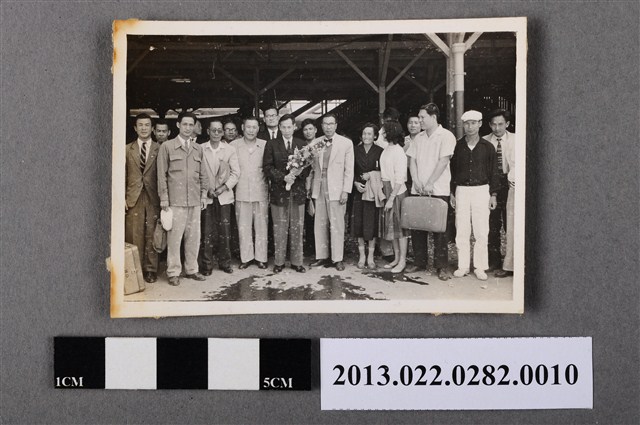 張星賢與眾人合照 (共2張)