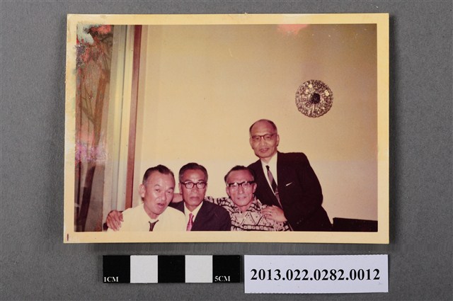 張星賢等4人合照 (共2張)