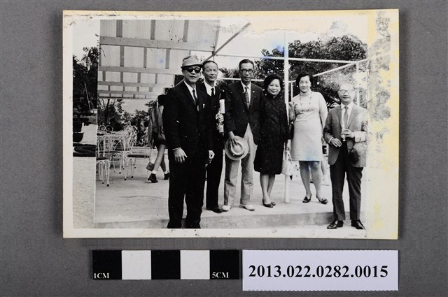 張星賢與早大同學會於榮星花園合照 (共2張)