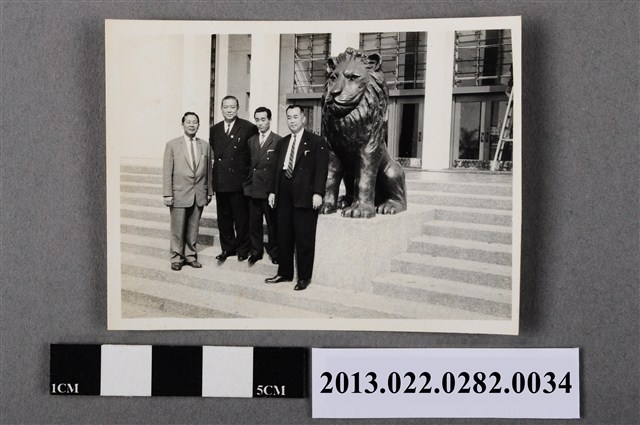 川崎秀二等4人合照 (共2張)