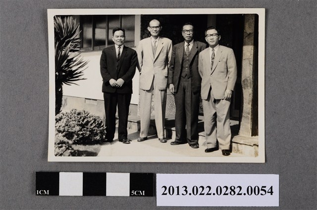 張星賢等4人於日本合照 (共2張)