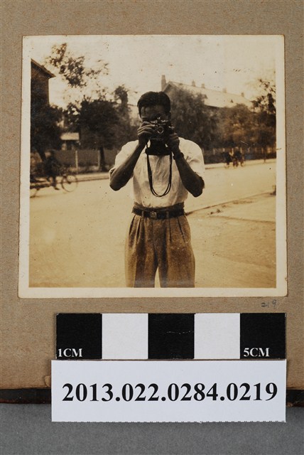 張星賢獨照 (共2張)