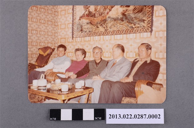 張星賢夫婦等5人合照 (共2張)