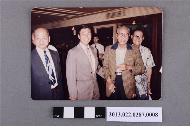 民國81年張星賢團體合照 (共2張)