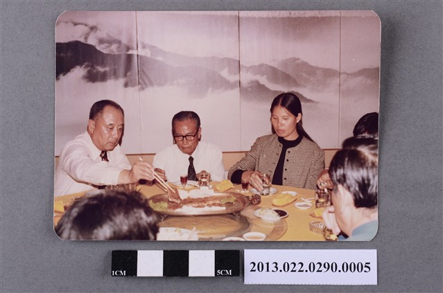 張星賢與紀政餐敍剪影3 (共2張)