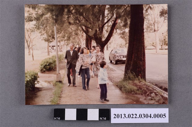 張星賢夫婦等人剪影 (共2張)