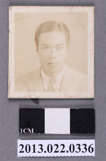 張星賢正面半身照 (共2張)