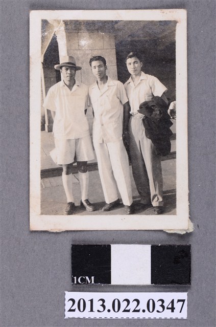 張星賢與兩位學生合照 (共2張)