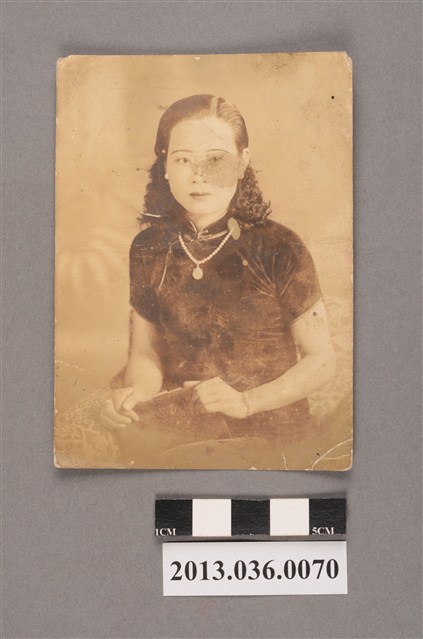 李德生先生養妹的紀念照 (共2張)