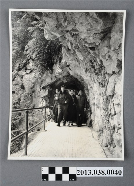 蔣中正視察中橫公路 (共2張)