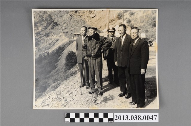 蔣中正聽取簡報 (共2張)