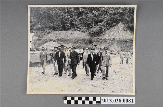 蔣中正中橫視察 (共2張)