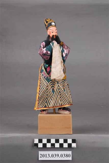 紙糊黑鬚老生靛袍文官人偶 (共9張)