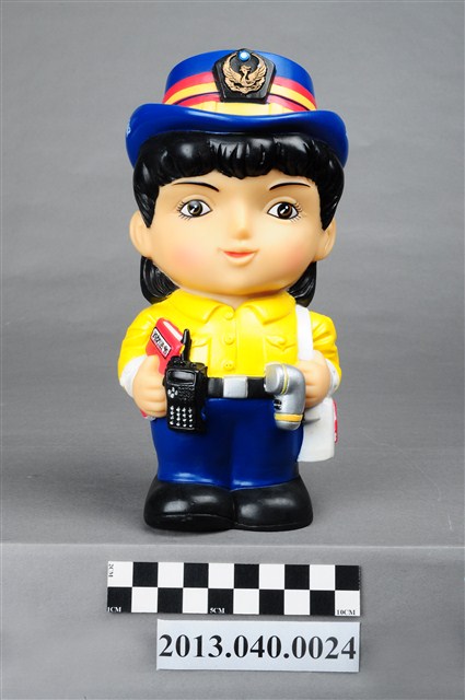 臺南縣消防局消防妮妮公仔存錢筒 (共9張)