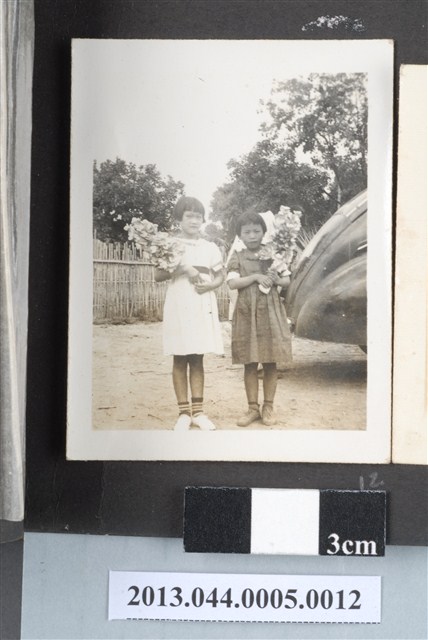 二名女童合照 (共2張)