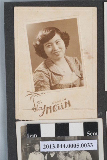 女子獨照 (共2張)