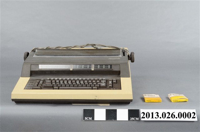 夏普牌ZX-400型英文電子打字機 (共5張)