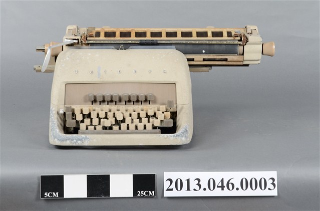 凱旋牌Matura S型英文電子打字機 (共12張)
