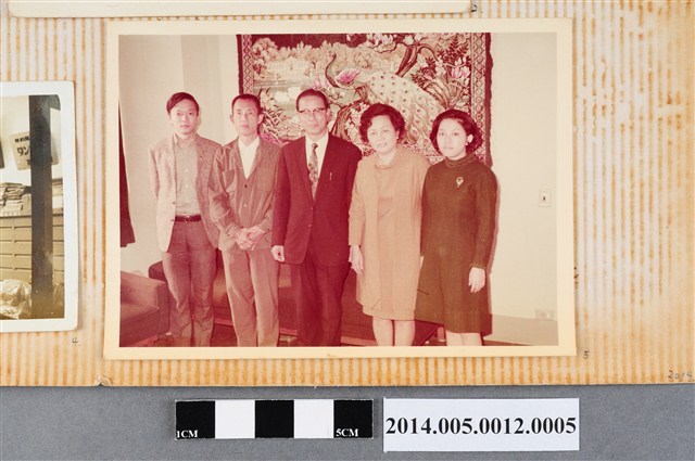 吳錦煌先生與友人合影 (共1張)