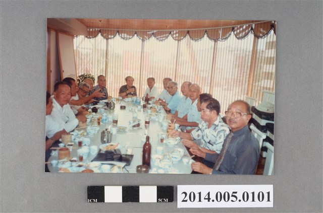 台南市港公學校第八回卒業丙組同級會紀念照片 (共2張)