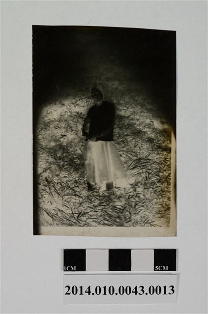 女子獨照 (共2張)