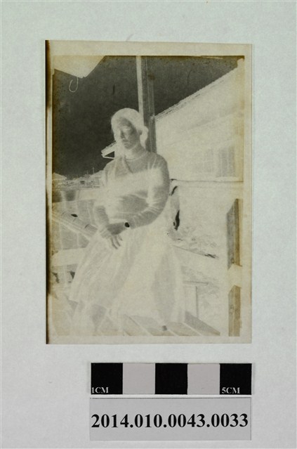 女子獨照 (共2張)