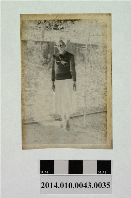 女子獨照 (共2張)