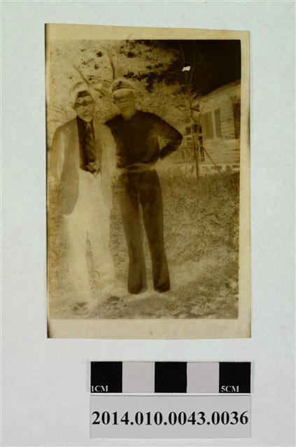 兩男合照 (共2張)