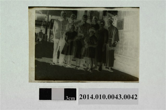 九人合照 (共2張)