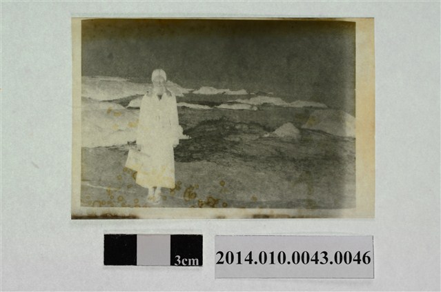 女子獨照 (共2張)